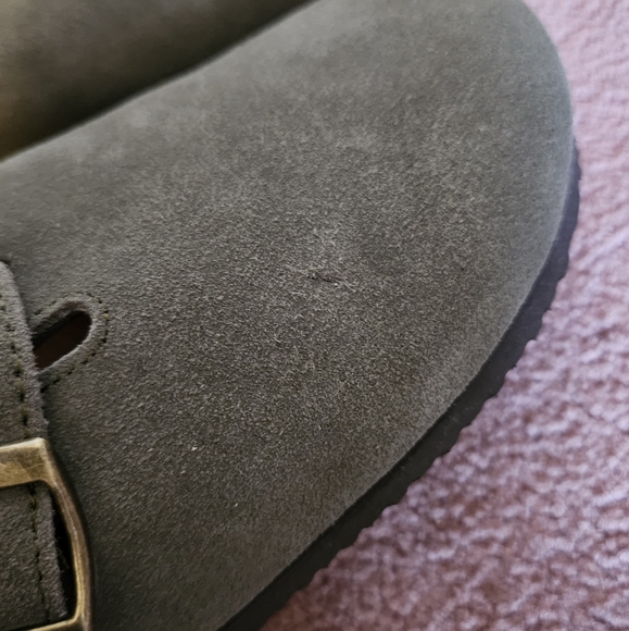 Clogs - Picture 2 of 4